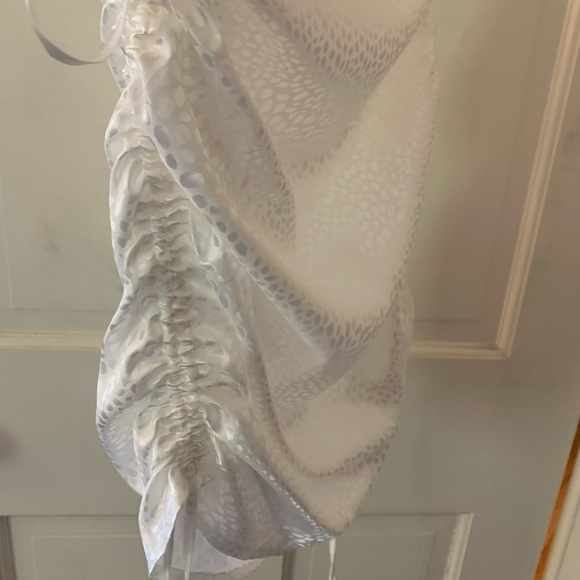 Satin white ruched skirt - Picture 2 of 3